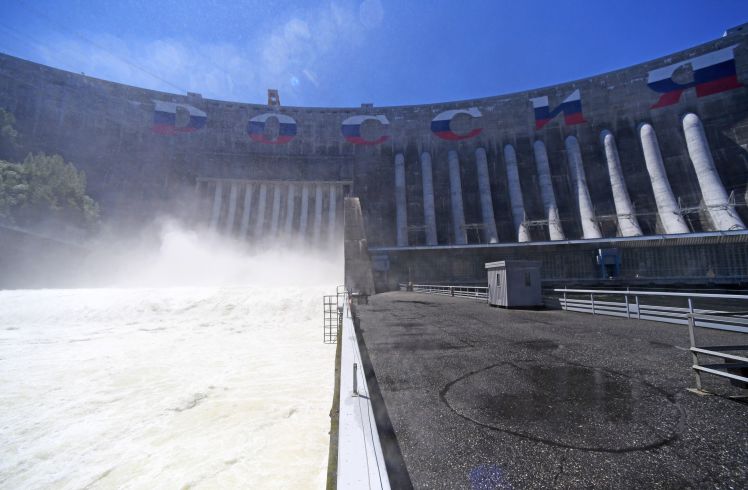 Водосброс на Саяно-Шушенской ГЭС