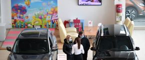 Продажа автомобилей в автосалонах Москвы