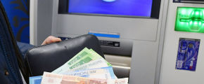Презентация устройств самообслуживания с новыми купюрами номиналом 200 и 2000 рублей