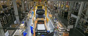 Производство обновленного кроссовера KIA Soul на заводе "Автотор" в Калининградской области