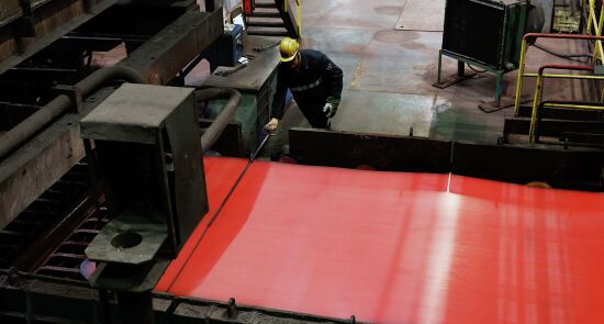 Работа предприятия "Уральская Сталь" в Новотроицке