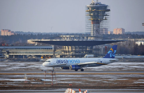 Самолет Airbus-320 в аэропорту "Шереметьево"