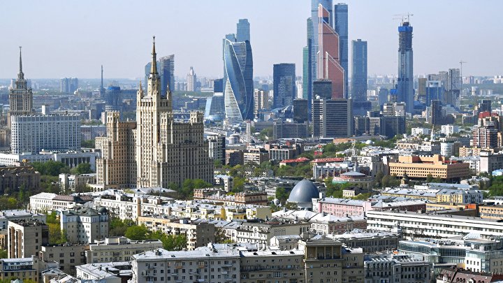 Вид на высотку на Баррикадной и Московский международный деловой центр "Москва-Сити"