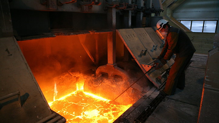 Производство алюминия на заводе РУСАЛ