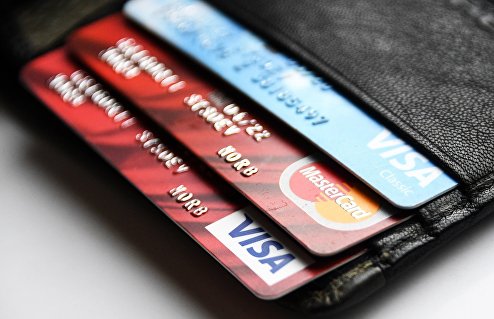 Банковские карты международных платежных систем VISA и MasterCard.